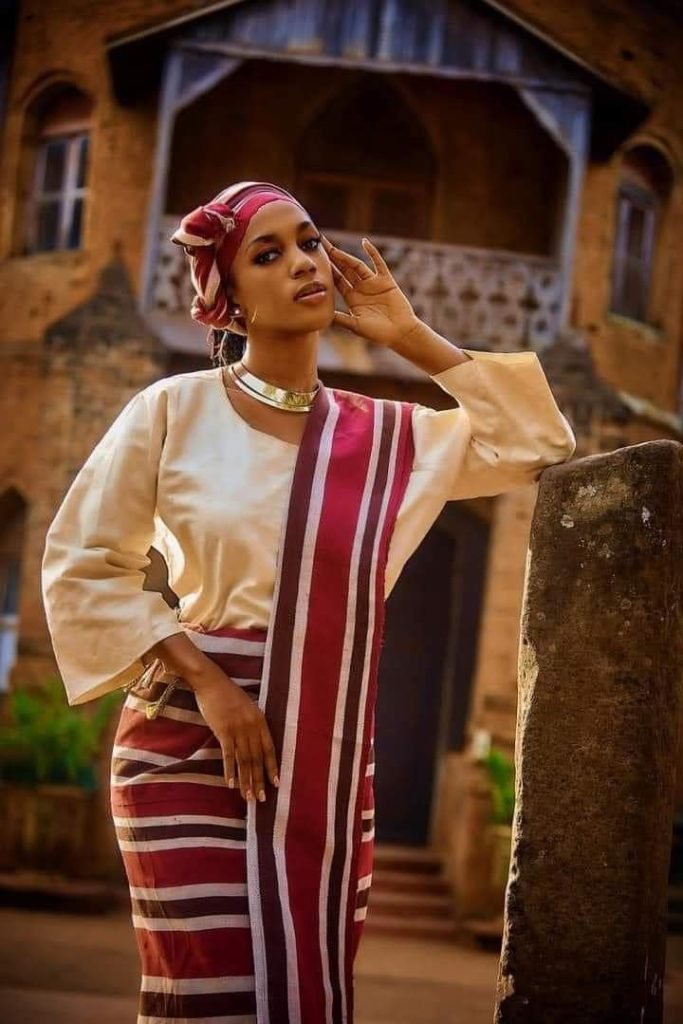 ALL237-Miss Cameroun Julia Samantha EDIMA en Ntutuere
