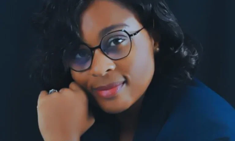 Lisette-Claudia-Tame-all237